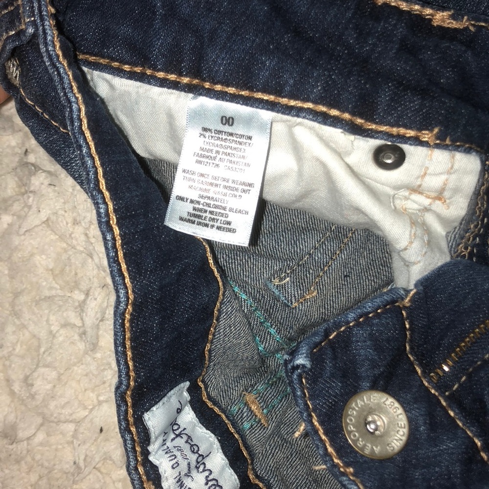 Low Rise Cuffed Shorts - Picture 3 of 3